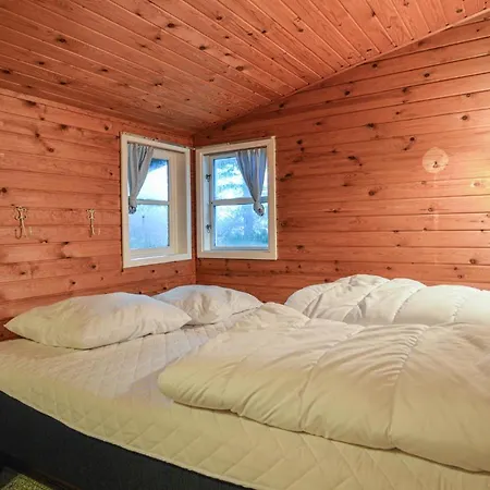 Beautiful In W/ 1 Bedrooms